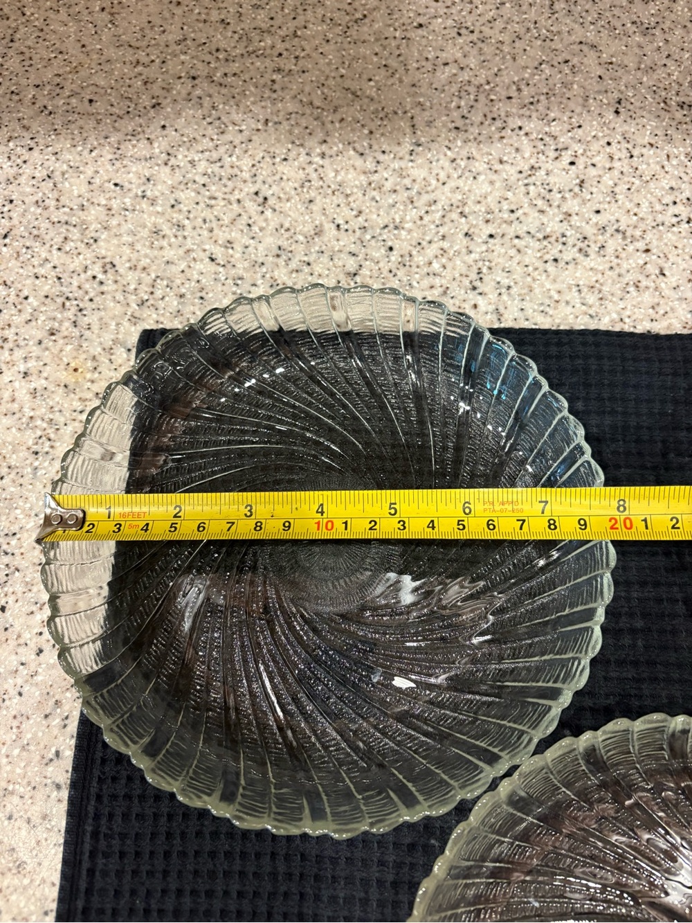 Vintage Arcoroc Seabreeze clear glass salad/dessert plate. Set Of 3 - Picture 2 of 3